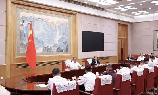 这场总理座谈会上的8位“座上宾”，分别是谁？